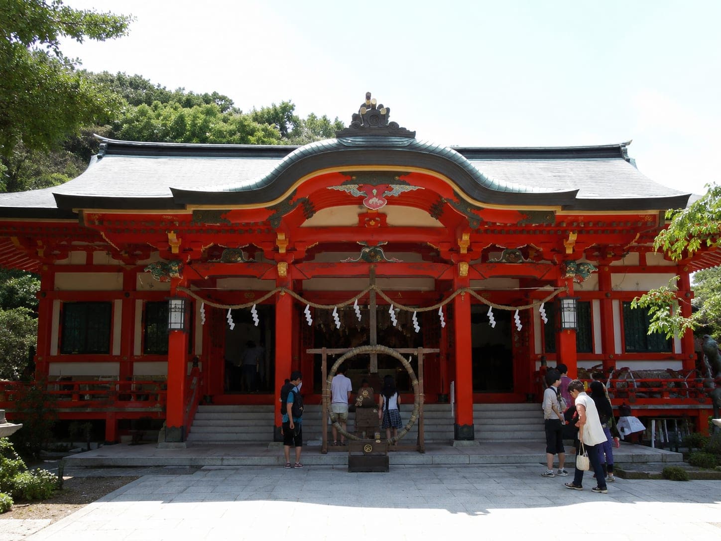 【和歌山県の心霊スポット】淡嶋神社｜2万体の人形が参拝客を見つめている──髪の毛が伸びる人形の噂と袖を引かれた体験、全国淡嶋神社総本社の怪の外観