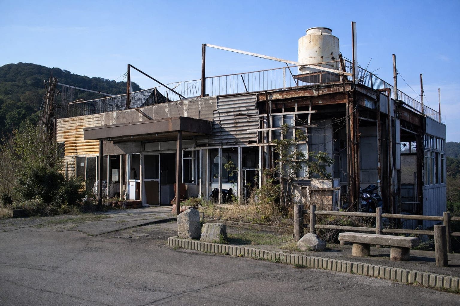 【心霊】鳴門スカイライン｜絶景の展望台を持つ廃ホテルで聞こえる声と目撃される霊の正体