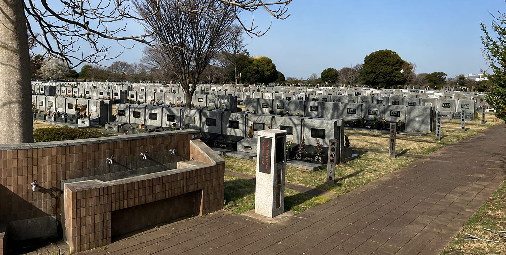 【千葉県の心霊スポット】八柱霊園｜「必ず霊に会える」と言われる日本最大級の都立霊園──第4区と第13区の怪、軍人の霊、道路の老人の外観